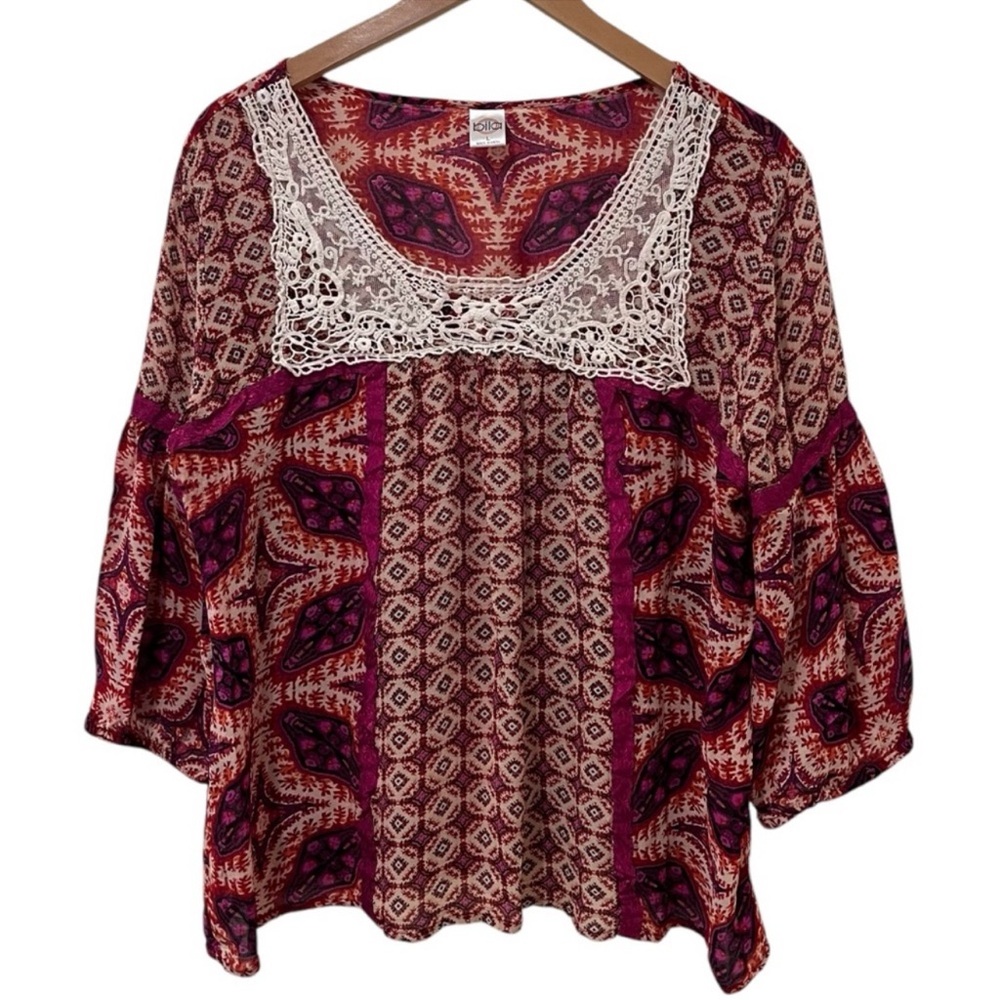 ✨3/$25-Bila Boho Peasant Top with White Lace Trim sz LG ✨